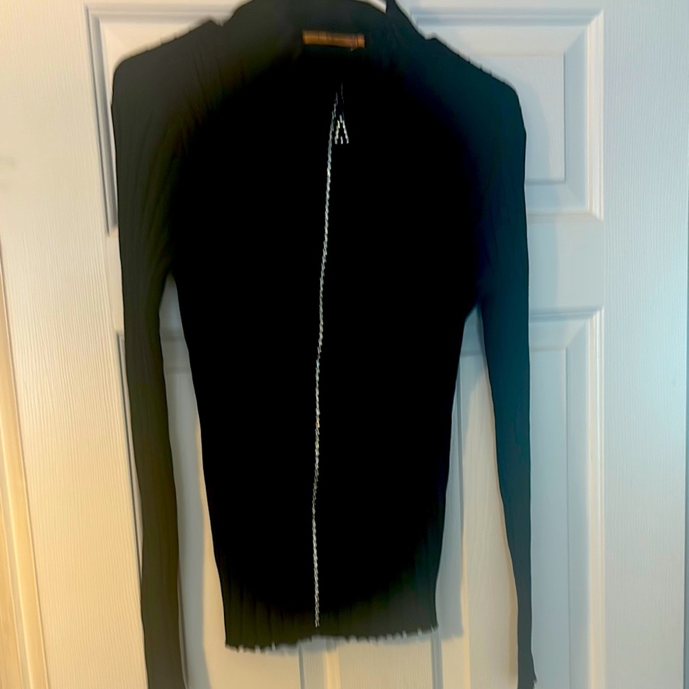 Black Long Sleeve Zip-Up Top